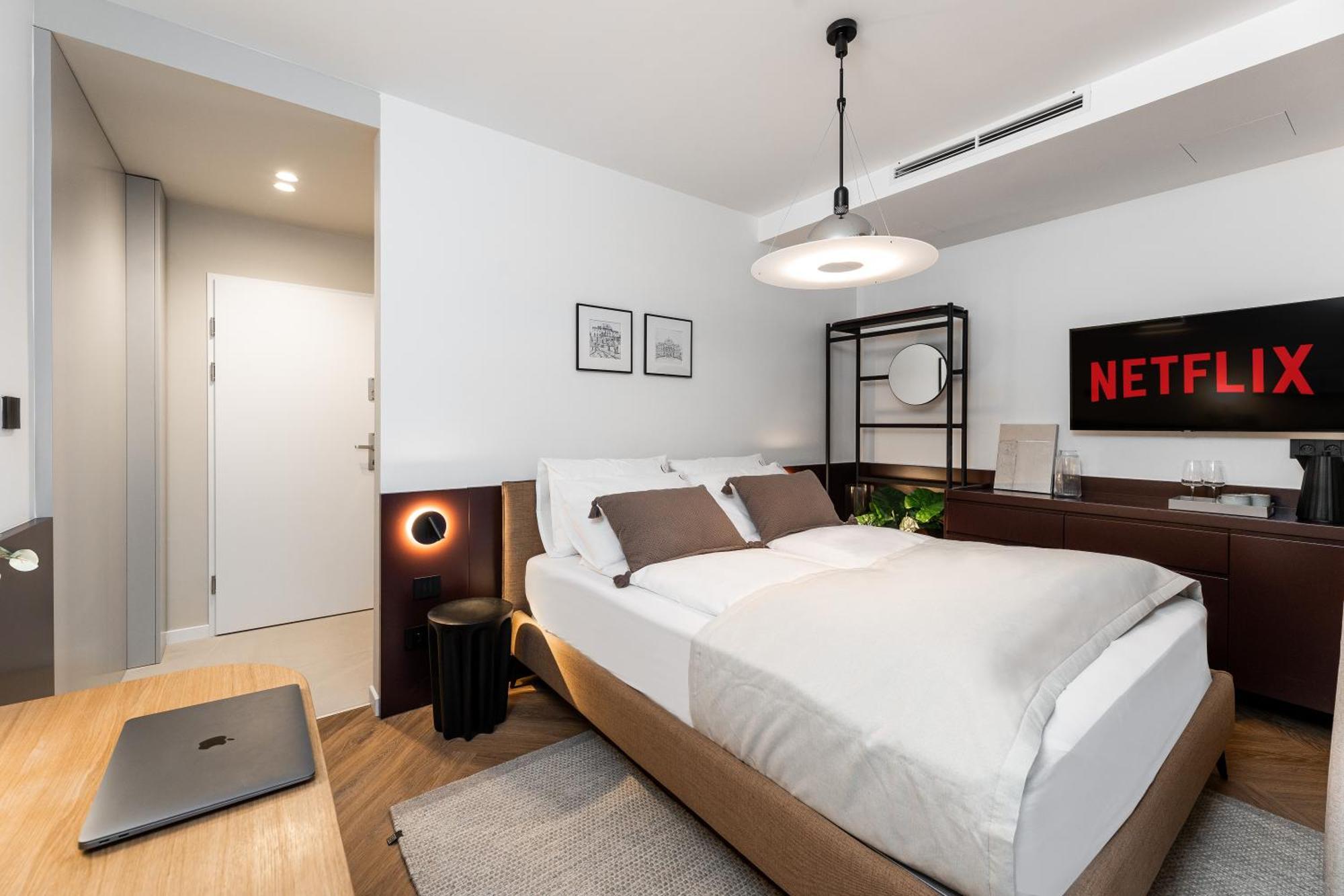 Catalog Boutique Rooms Pressburg Exterior foto